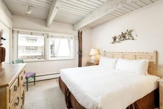 Glory Hole Unit C, Remodeled condo w/ excellent location, wood-burning fireplace & new kitchen - 4
