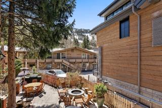 Glory Hole Unit C, Remodeled condo w/ excellent location, wood-burning fireplace & new kitchen - 2