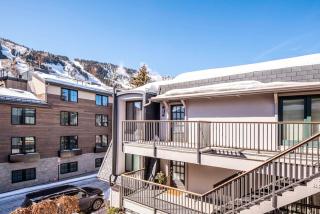 Chateau Dumont Unit 11, Contemporary Condo with a Great Downtown Location - 1