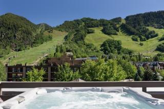 Independence Square 308, Top Floor Hotel Room with Ideal Downtown Location - Aspen - 3