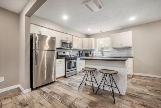 Urban Chateau Downtown Retreat - Grand Rapids - 7