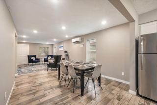 Urban Chateau Downtown Retreat - Grand Rapids - 5