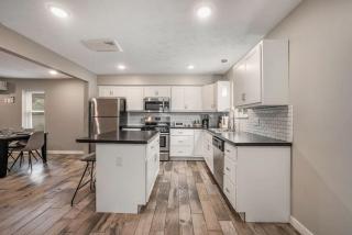 Urban Chateau Downtown Retreat - Grand Rapids - 4
