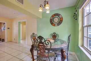 4 Mi to Beach Hollywood Home with Patios! - 2