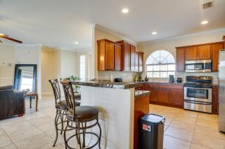 Lanai and Pool Family-Friendly Home in Cape Coral - Cape Coral - 4