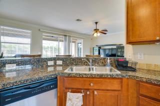 Lanai + Pool: Family-Friendly Home in Cape Coral - 1