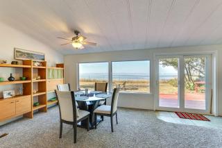 Oceanfront Port Angeles Home with Yard and Views! - 9