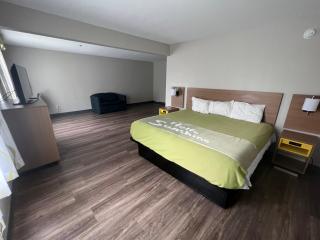 Days Inn by Wyndham Louisburg - Louisburg - 8