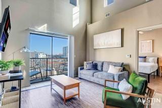 West Campus Oasis 2 Apts Accommodating 14 Guests - Austin - 9