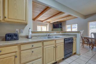 Amalia Mountain Getaway with Deck, Fireplace! - - 1