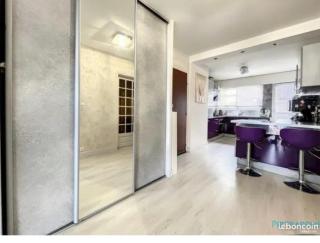 Bel appartement lumineux de 100m2 6 places 3 chambres au 3e étage avec ascenseur -A 5mn à pied du parc des expositions congrès de Dijon et ENG et 10mn du centre ville place Parking devant l'immeuble - Dijon - 8