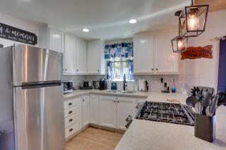 Cabin with Deck, Fire Pit and Big Bear Lake Access! - 2