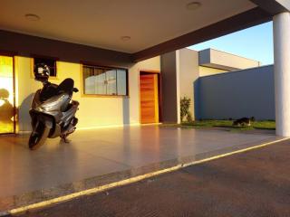 Pirassununga, SP - Casa 3 suítes em condomínio RURAL - 06 hóspedes Confortáveis - 2