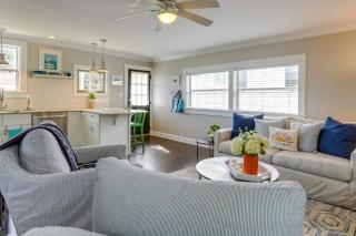 Bright St Petersburg Apartment, Walk to Downtown! - 3