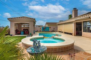 Lake Escape...Pool, Spa, Lake View, Pet Friendly - 0