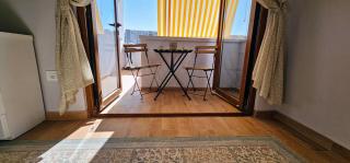 Nuçi's Place, lovely apt with balcony near Blloku - Tirana - 9