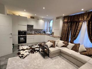 CozyCube - Croydon - 6
