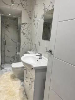 CozyCube - Croydon - 3