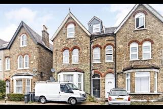 CozyCube - Croydon - 1