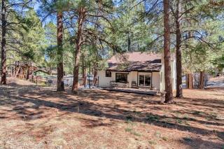 Cozy 3-Bedroom Retreat in Scenic Flagstaff - 9