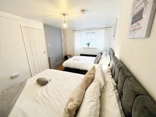 Cosy Croydon Apt Sleeps 5 - 6