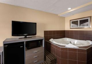 Best Western Adena Inn - 8