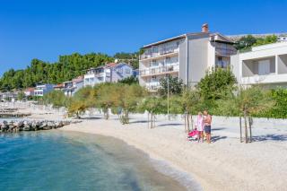 Family friendly seaside apartments Podstrana, Split - 13725 - 0
