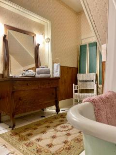 Pansy’s Parlor Bed & Breakfast - 1