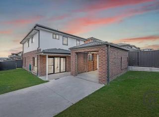New 5 bedroom house in Rousehill - Riverstone - 0