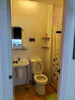 2 to 8 Staycation Tagaytay Albizia, free parking, cooking, pet friendly, wifi, netflix, nearby La Mariposa - 4