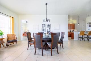 Spectacular Lakeview Serenade Next to Pool Near all Theme Parks and walk to Convention Center - Orlando - 4