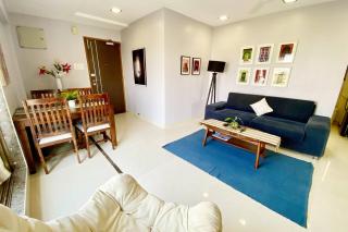Westside 2 BHK Condo with Balcony at Chaple Road Bandra West by Connekt Homes - Bombay - 8
