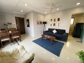 Westside 2 BHK Condo with Balcony at Chaple Road Bandra West by Connekt Homes - Bombay - 9