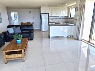 Supa Sized 3 bedroom 2 bath - 3