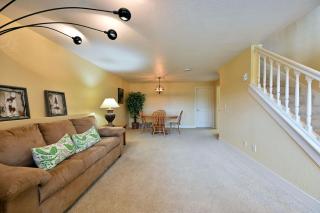 Unit 109 2 BDRM 2 BA condo - 2