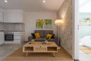 Stunning Modern Apartment in Oura Beach - 0