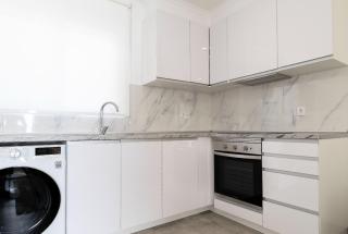 Stunning Modern Apartment in Oura Beach - 3