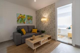 Stunning Modern Apartment in Oura Beach - 9