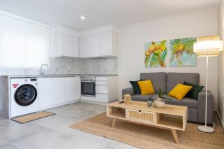 Stunning Modern Apartment in Oura Beach - 7