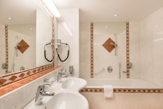 Hotel Olympia - 8