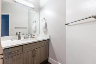 S Lake Union 1BR w Gym Pool Rooftop nr I5 SEA-7 - 1