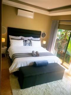 9 On Crystal Cove 5 Bedroom Townhouse in Zimbali - 6
