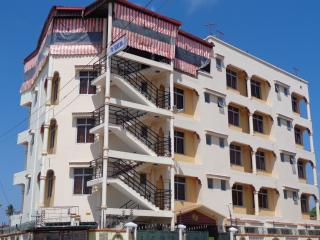 The Folks Inn - Mombasa - 9