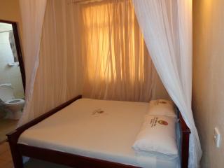 The Folks Inn - Mombasa - 8
