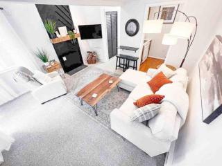 Top (third) floor loft condo. Full resort access. - Claysburg - 1
