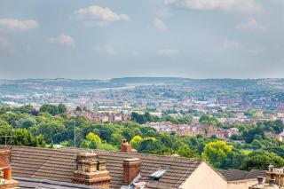 3BR Bond House Convenient Meadowhall Road Location - Kimberworth - 9