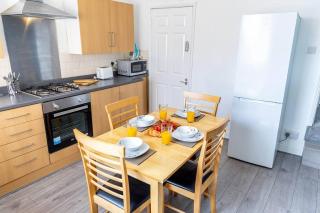 3BR Bond House Convenient Meadowhall Road Location - Kimberworth - 5