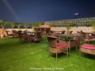 Saltstayz Select - Near Millennium City Centre - 4