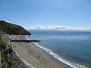 Bay View, Sleeps 18, 7 Bedrooms, 7 Bathrooms, Seafront, Criccieth - 3