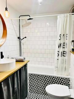 Cozy Apartment In a Heart of Town - 9